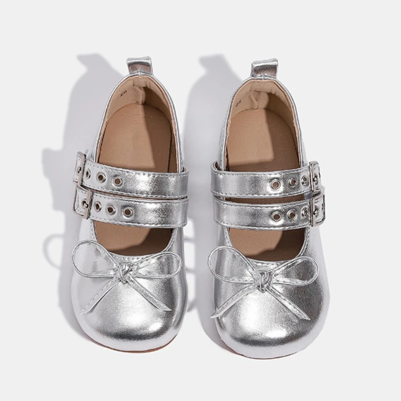 

Детская обувь, новая весенняя модная обувь принцессы с бантом для девочек, удобные детские повседневные туфли на мягкой подошве на плоской подошве, серебристые