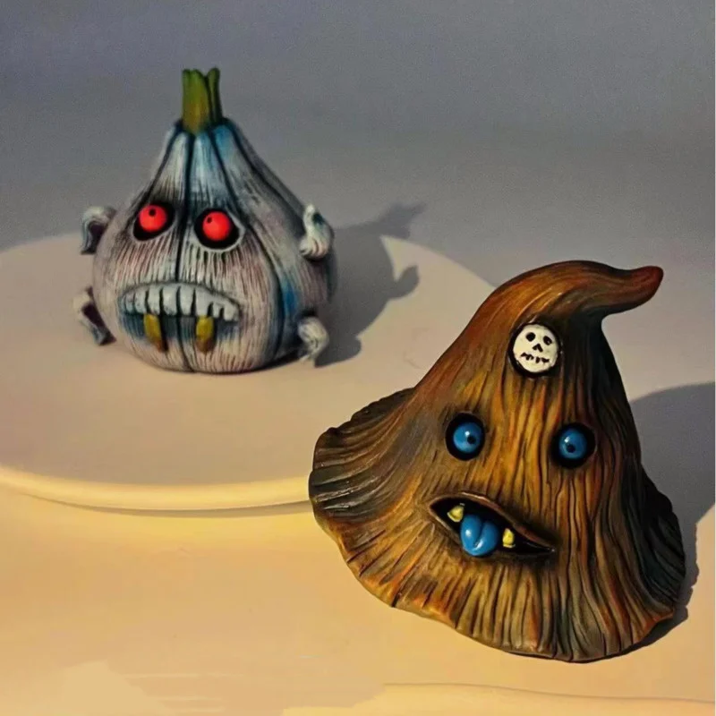 

Halloween Decoration 2024 New hand drawn pumpkin Nigh Funny Cute Ghost Face Hat and Big Garlic Pendants