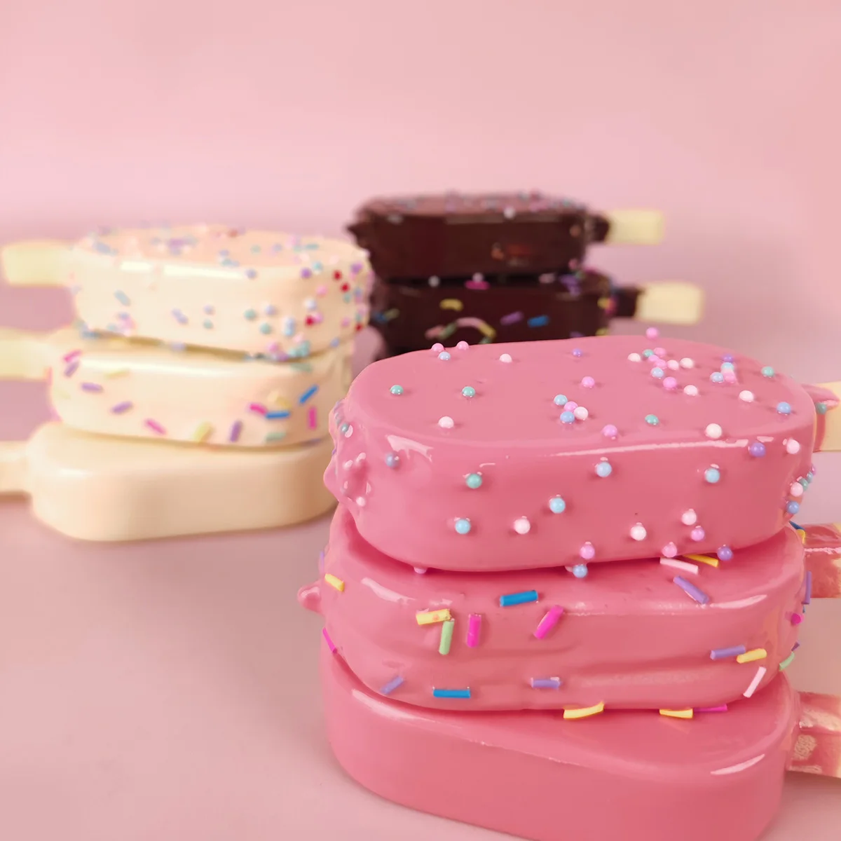 Künstliche Lebensmittel-Dekorationen: Eis am Stiel, Eiscreme, Dessert, Kuchen - Niedliche Süße DIY-Deko für Feiertage, Fotografie-Requisiten und Geschenke – Detail 5