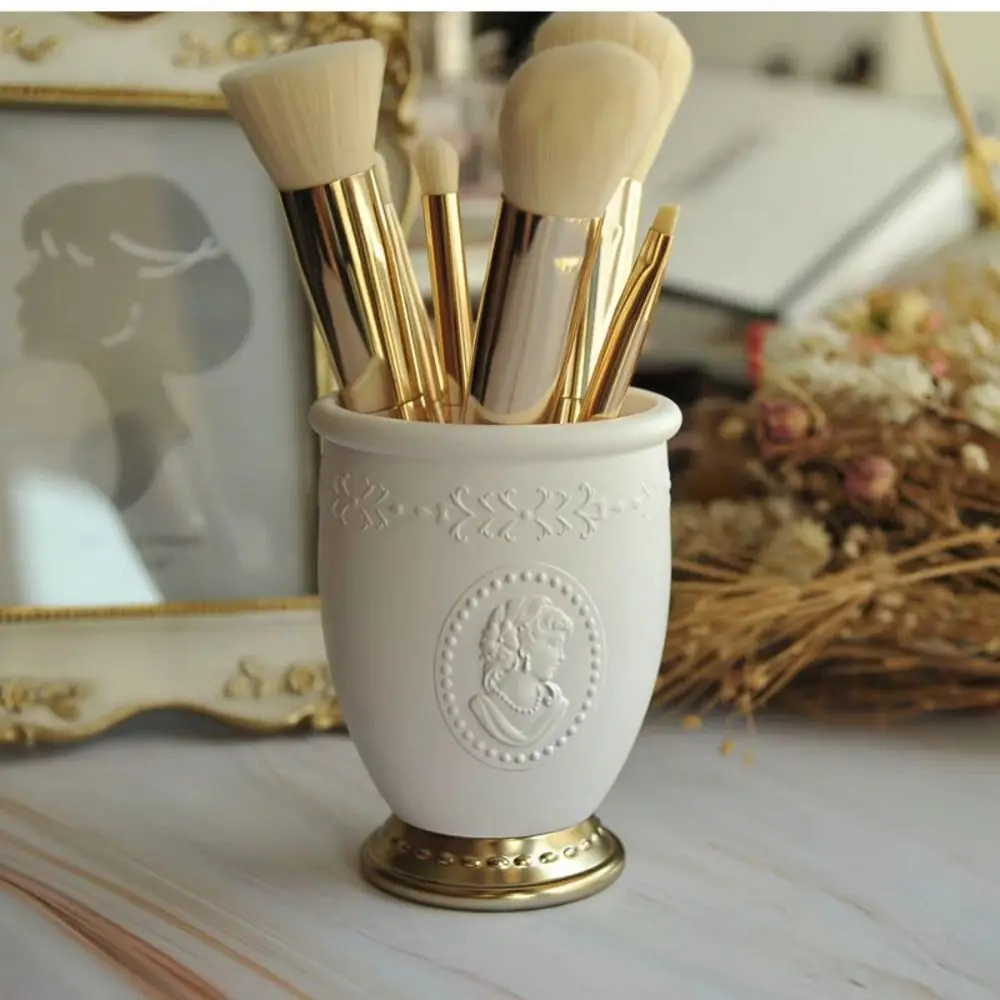 French Retro Makeup Brush Holder Embossed Portrait Lipstick Eyebrow Cosmetic Tools Organizer White Pen Container