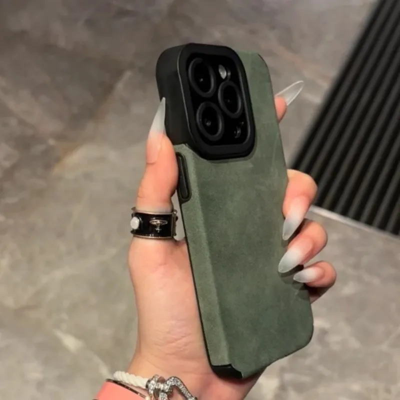 حافظة جلدية فاخرة من جلد الخراف لهاتف آيفون 16 15 14 Plus 13 12 11 Pro Max غطاء حماية للكاميرا من السيليكون الناعم المقاوم للصدمات