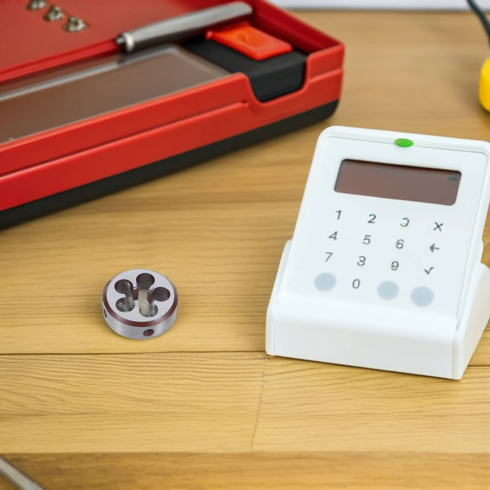 

1Set Metric Thread Tap and Die Set High Speed Steel M14x1.5 Right Hand Threading Tool Precision Thread Repair for Metalwork