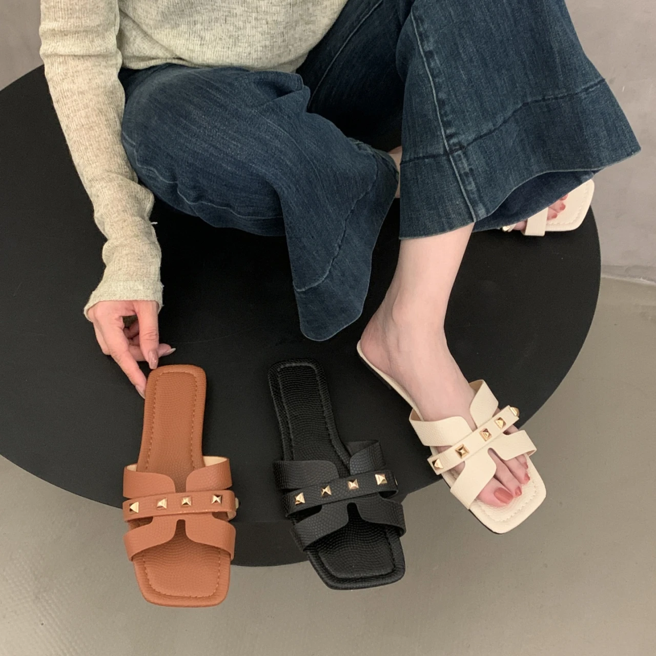 Summer New Women Flat Slippers Bottom Non-slip Slippers Outdoor Open Toe Beach Female Sandals Sexy Fashion Design Slides Women