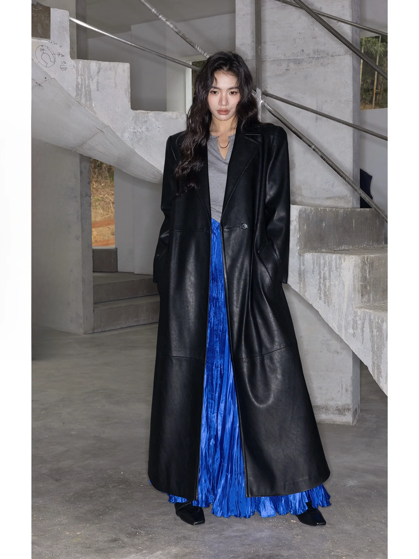 

Женское длинное кожаное пальто Ele: новая весенняя коллекция, модная верхняя одежда с отложным воротником и высокой талией