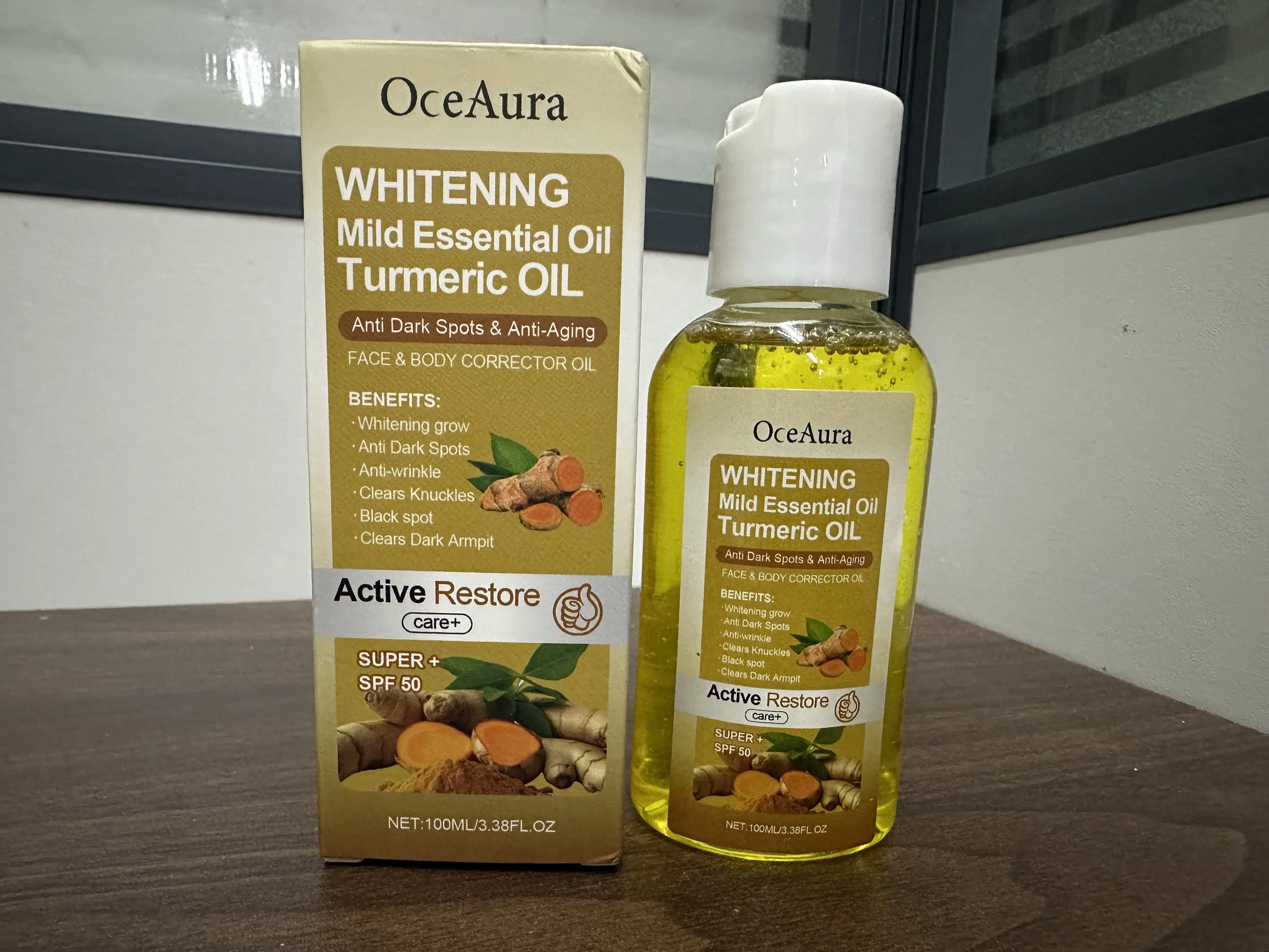 ホワイトニング ターメリック エッセンシャル オイル – ダークスポット防止、アンチエイジング、ブライトニング フェイス & ボディ コレクター オイル SPF50、100ml