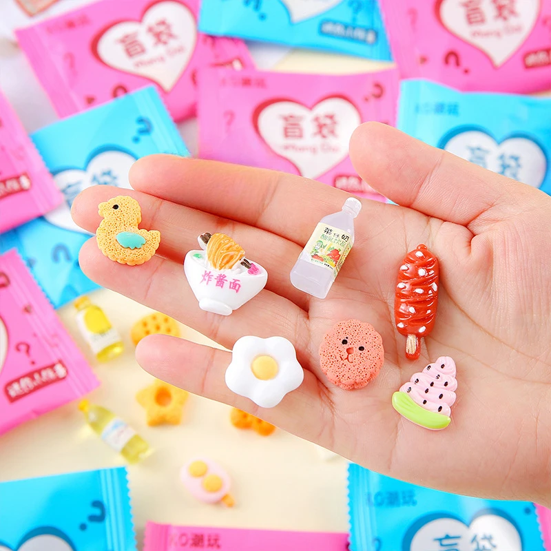 1/3/5/10 Buah Figur Model Kartun Mini Hadiah Kelas Acak untuk Perlengkapan Siswa Hadiah Pesta Hadiah Mainan Model Lucu Tas Buta