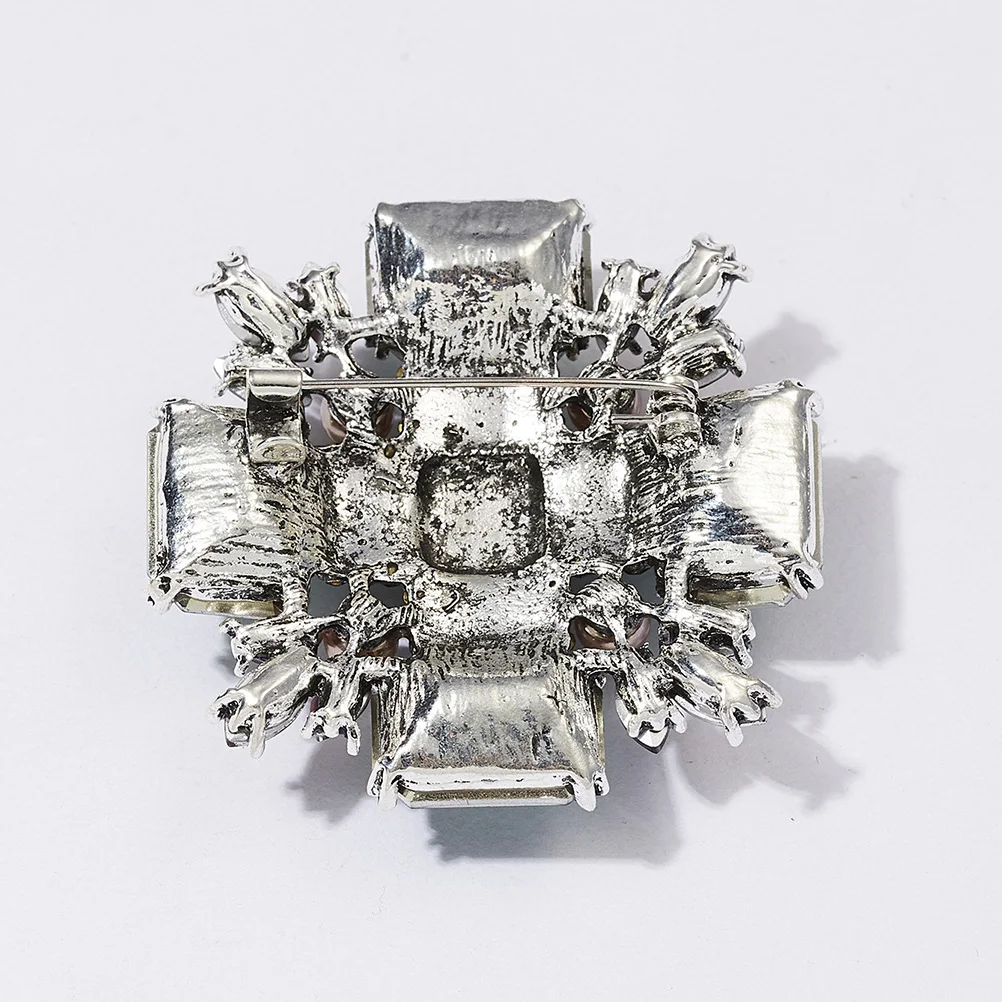 

Square Lapel Creative Pearl Breastpin Rhinestone Brooch Dress Up Supplies Accessary Crystal Gift Dress Up Props Decor