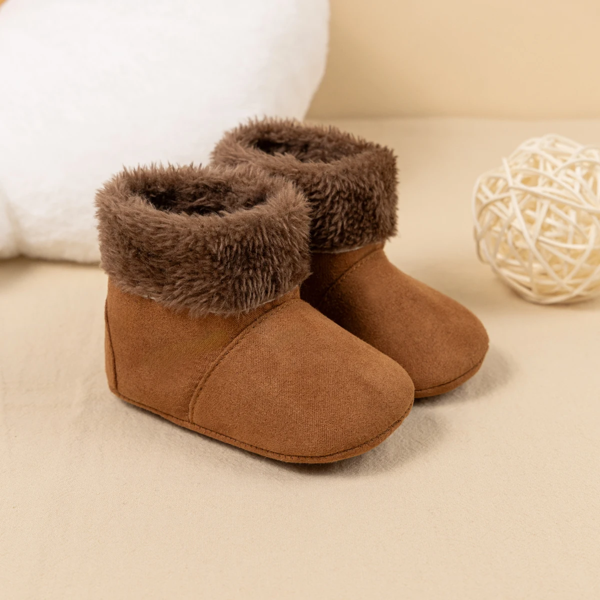 3 أحجام متاحة للأطفال في فصل الشتاء، أحذية كاجوال مريحة ولطيفة للثلج المسطحة بمقدمة مستديرة بالإضافة إلى أحذية مخملية دافئة للأطفال الصغار #2