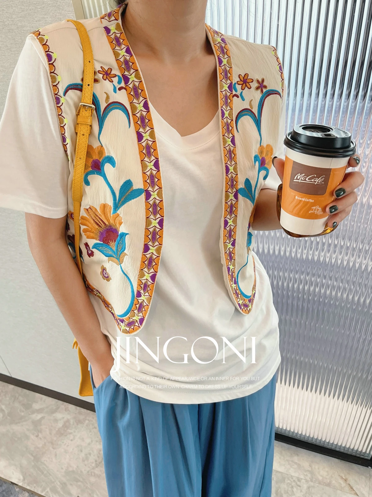 

Embroidered Vest Waistcoat Y2k 2024 Woman Clothing Summer Korean Fashion Vintage Elegant Sleeveless Top Cropped Jacket Floral