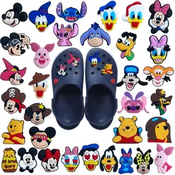 Dijes para zapatos de Winnie the Pooh, Mickey, Pato Donald, accesorios para zapatillas, alfileres decorativos para zapatos, Jeans para hombres y mujeres, venta al por mayor