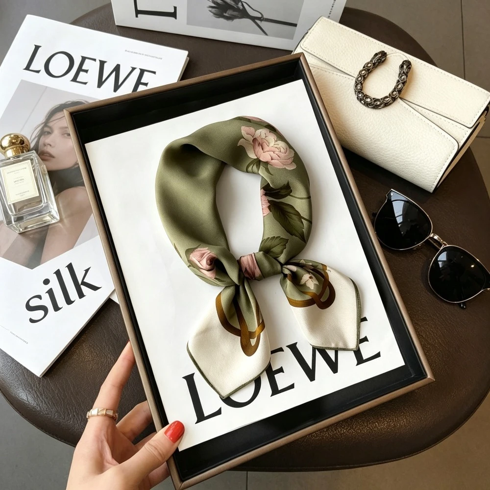 100% Mulberry Silk Scarf Versatile Fashion Souvenir Temperament Printed Neck with Scarf Mother's Day Gift Silk Square Scarf