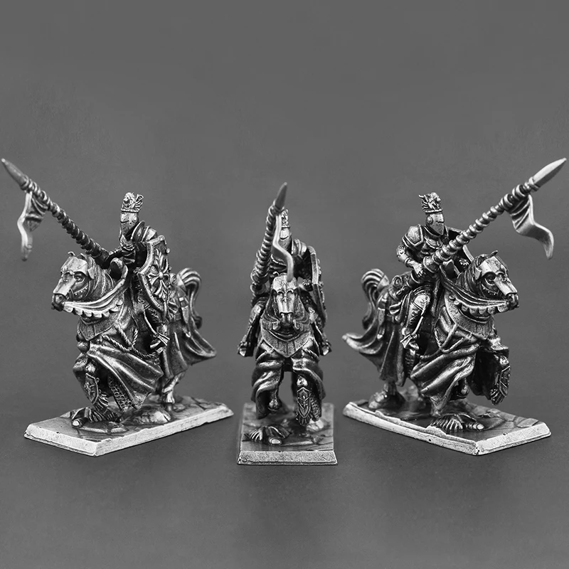 Figurines d'action de soldat du Corps des chevaliers Terran médiévaux en métal, modèle de jouets, accessoires d'ornement miniatures de bureau, pièce de jeu de société