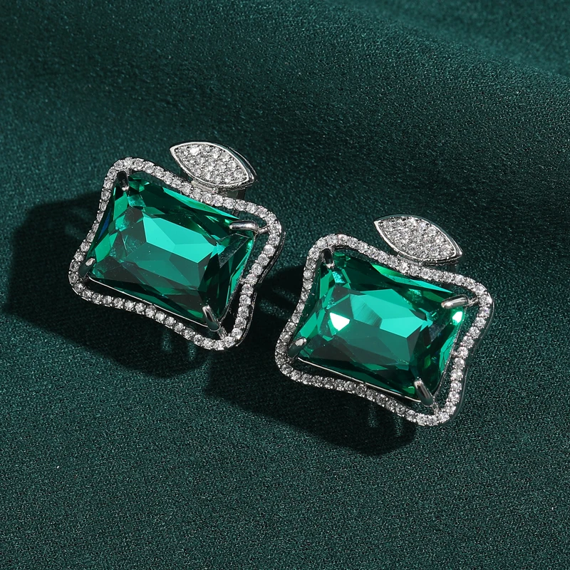 

Винтажные прямоугольные серьги-гвоздики с зелеными кристаллами, позолоченные под старину, роскошные женские, к юбилею 2026 года, сувенирные, трендовые