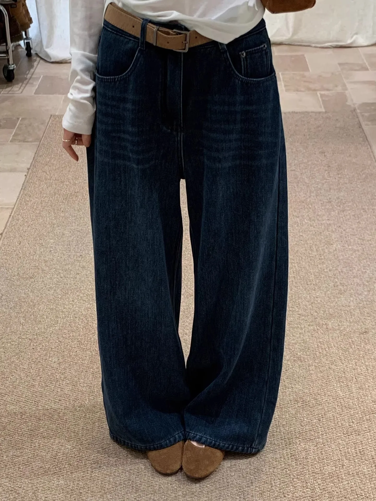 

Корейские джинсы-клеш с широкими штанинами и флисовой подкладкой, женские брюки с поясом, весна 2026, с высокой талией, прикрывающие бедра