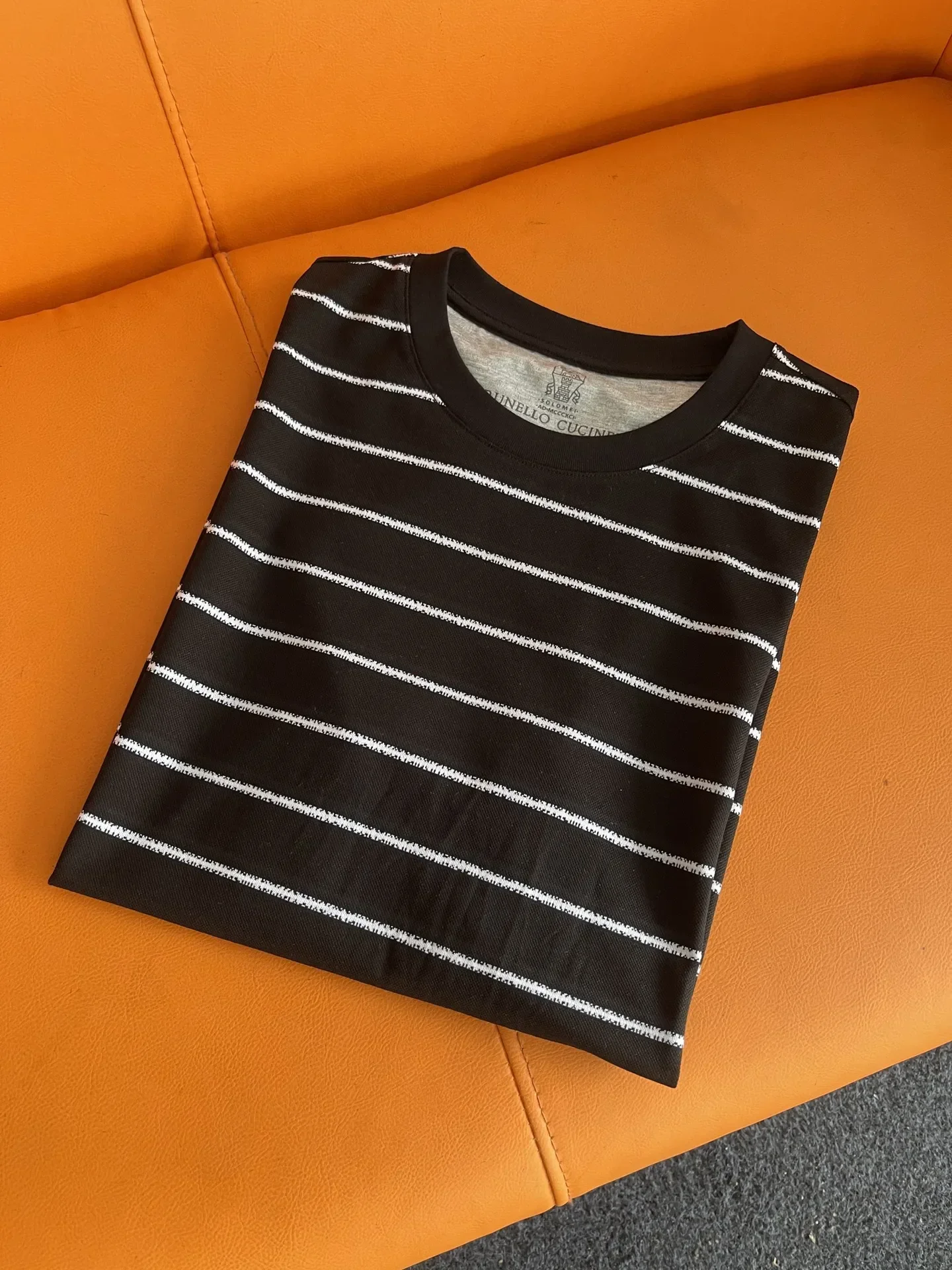 

2024 DIKU Shirt Silk Men 2024 Summer New Short Sleeve Breathable Thin Embroidery Quality Big Size M-3XL