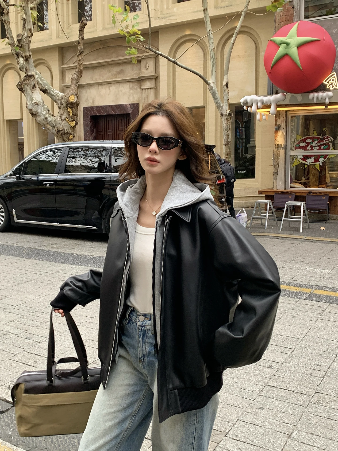 Skórzana kurtka damska w stylu baseballowym, luksusowa, z wysokiej jakości skóry naturalnej, średniej długości, odpinany kołnierz baseballowy...