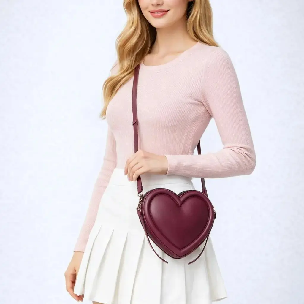 

2026 New Fashion Heart-shaped Niche Design Sweet Cool Heart Bag Single Shoulder Crossbody For Women