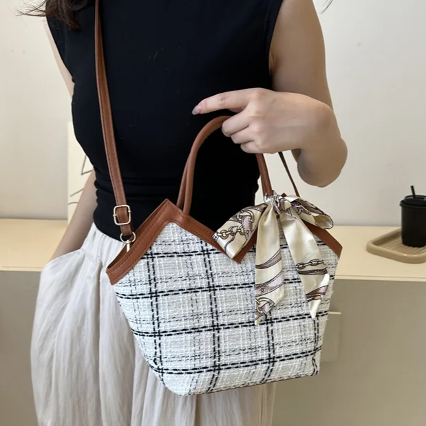 Women Thick Woolen Satchel Luxury Brands Designer Top-Handle Bags 2023 Ladies Checkered Fashion Tote Handbag Trend Crossbody Bag