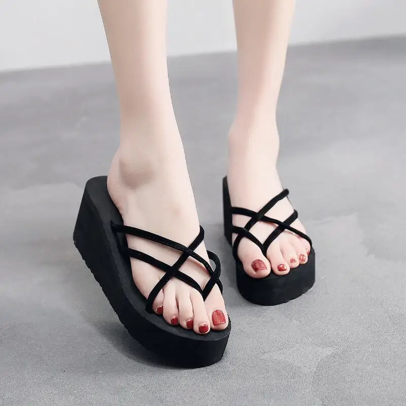 Hot 2026 Newsummer Women Shoes Small Thick Soled Flat Heeled Flip Flops Casual Vacation Fashionversatile Beach Sandals Wholesale