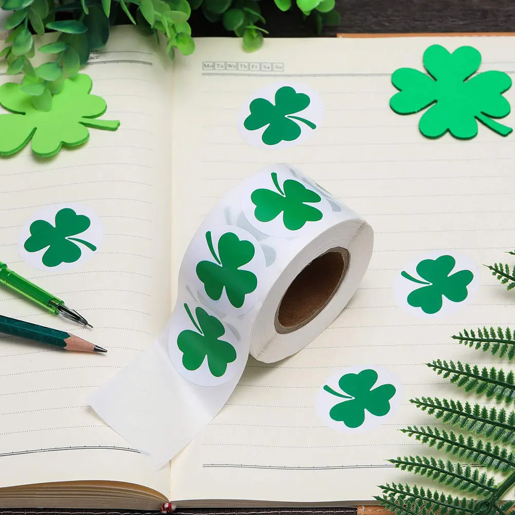 2 Rolls Christmas Stickers Self Adhesive Sealing Labels for Jars Packages Cute Clover Design Baking Labels Gift