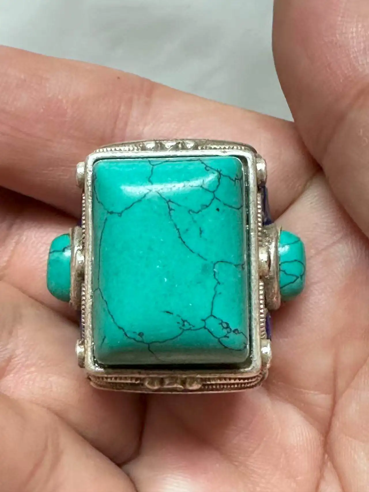 Jewelry inlaid turquoise ring  turquoise square ring face men's finger wrench