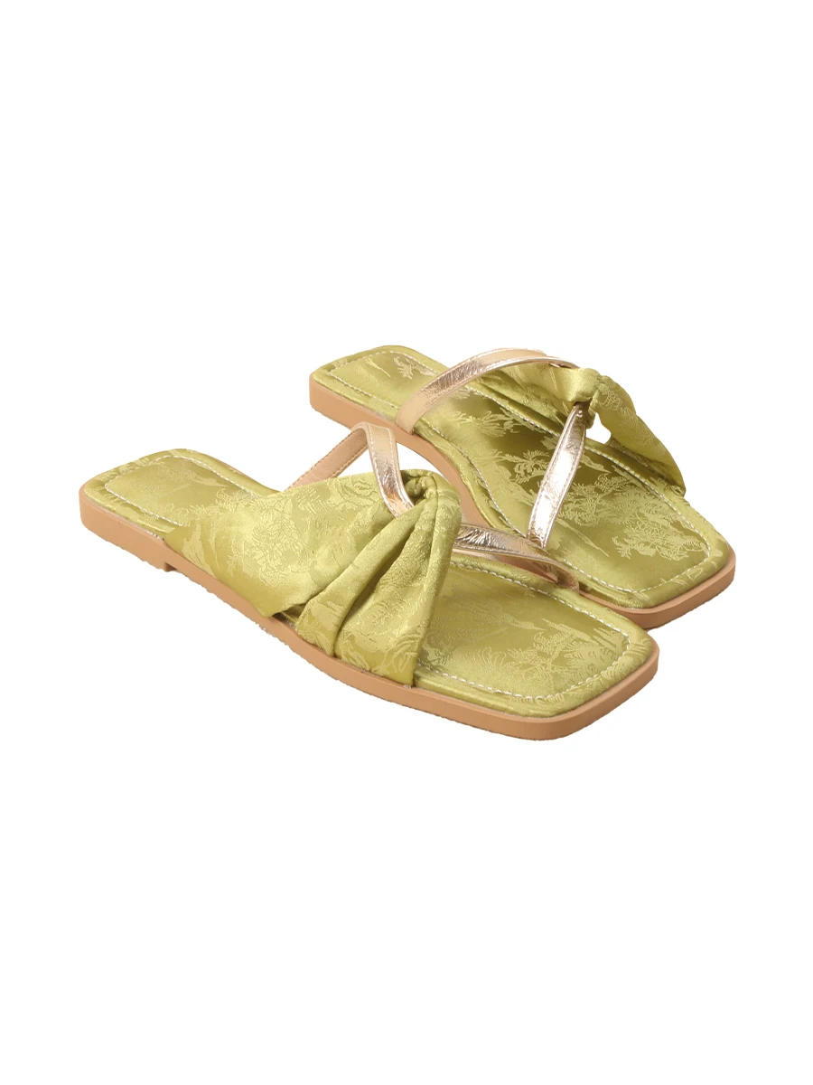 

Summer new Chinese square flat slippers women wear a cross belt word