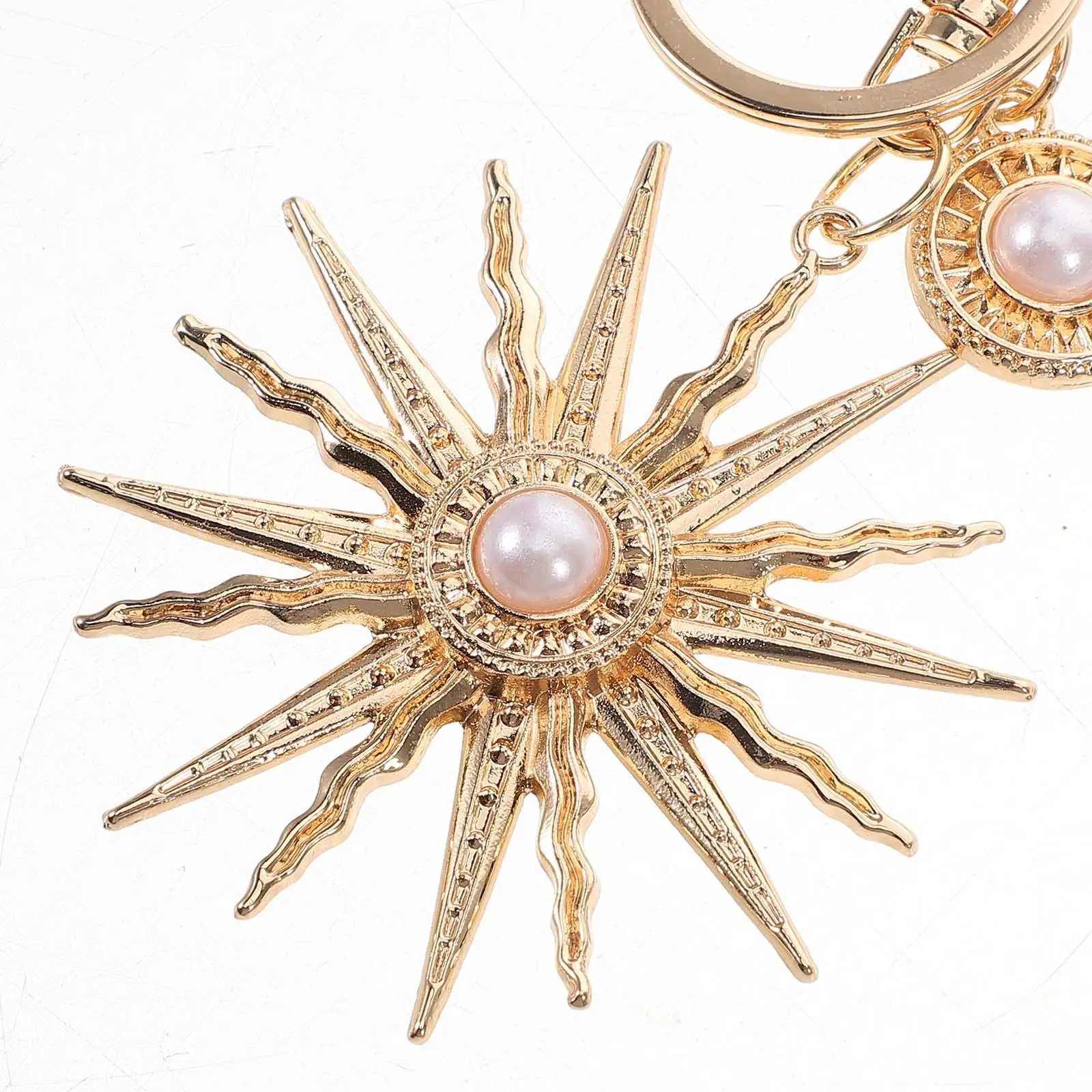 

Baroque Style Sunflower Keychain Women Cute Accessories Sunshine Golden Charm Bag Charms Handbag Decorations Sturdy Keychains