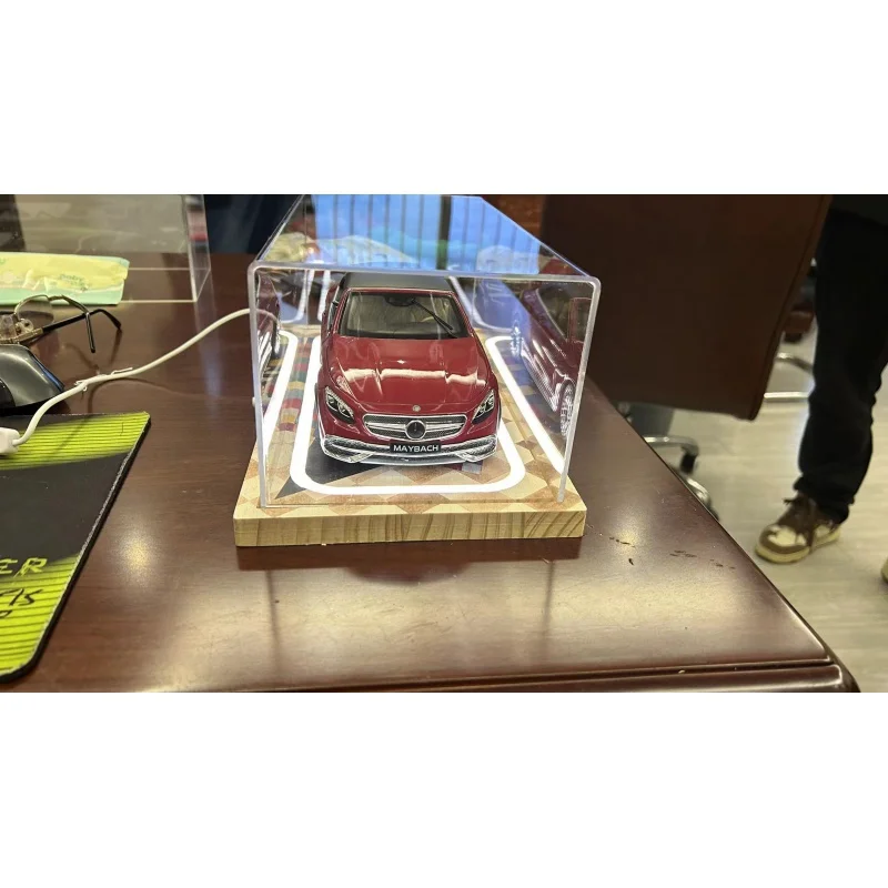 Modelo de coche LED 1:18 fundido a presión, espacio de estacionamiento, Modelo de garaje de madera maciza, escena hecha a mano, Modelo de personalización