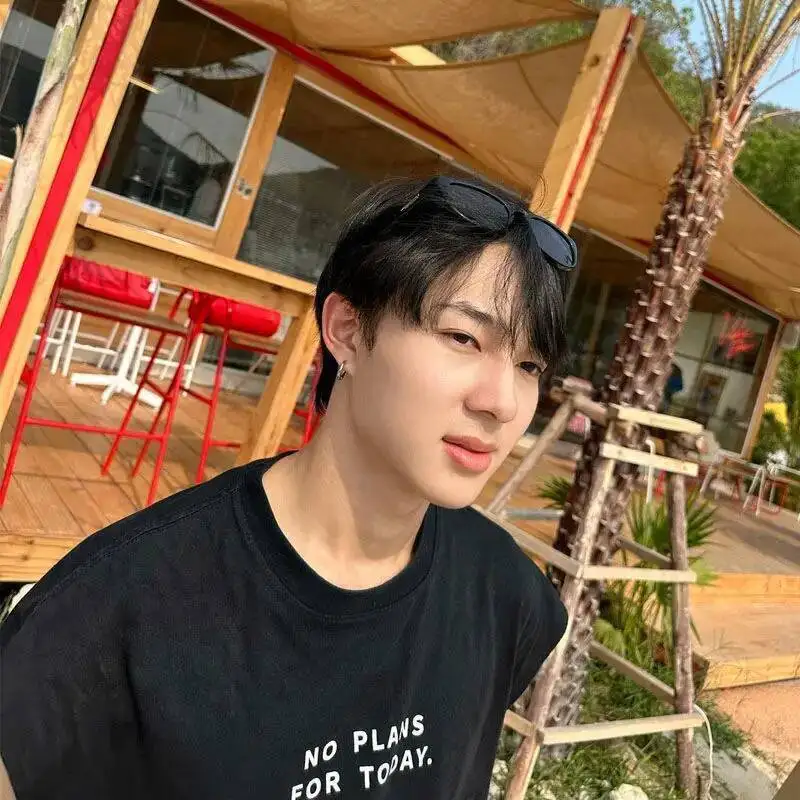 T-pop الدراما التايلاندية الجديدة كتي فطيرة CutiePieSeries NuNew ZeeNunew ZeeNew زي طالب فضفاض غير رسمي قصير الأكمام تي شيرت هدية