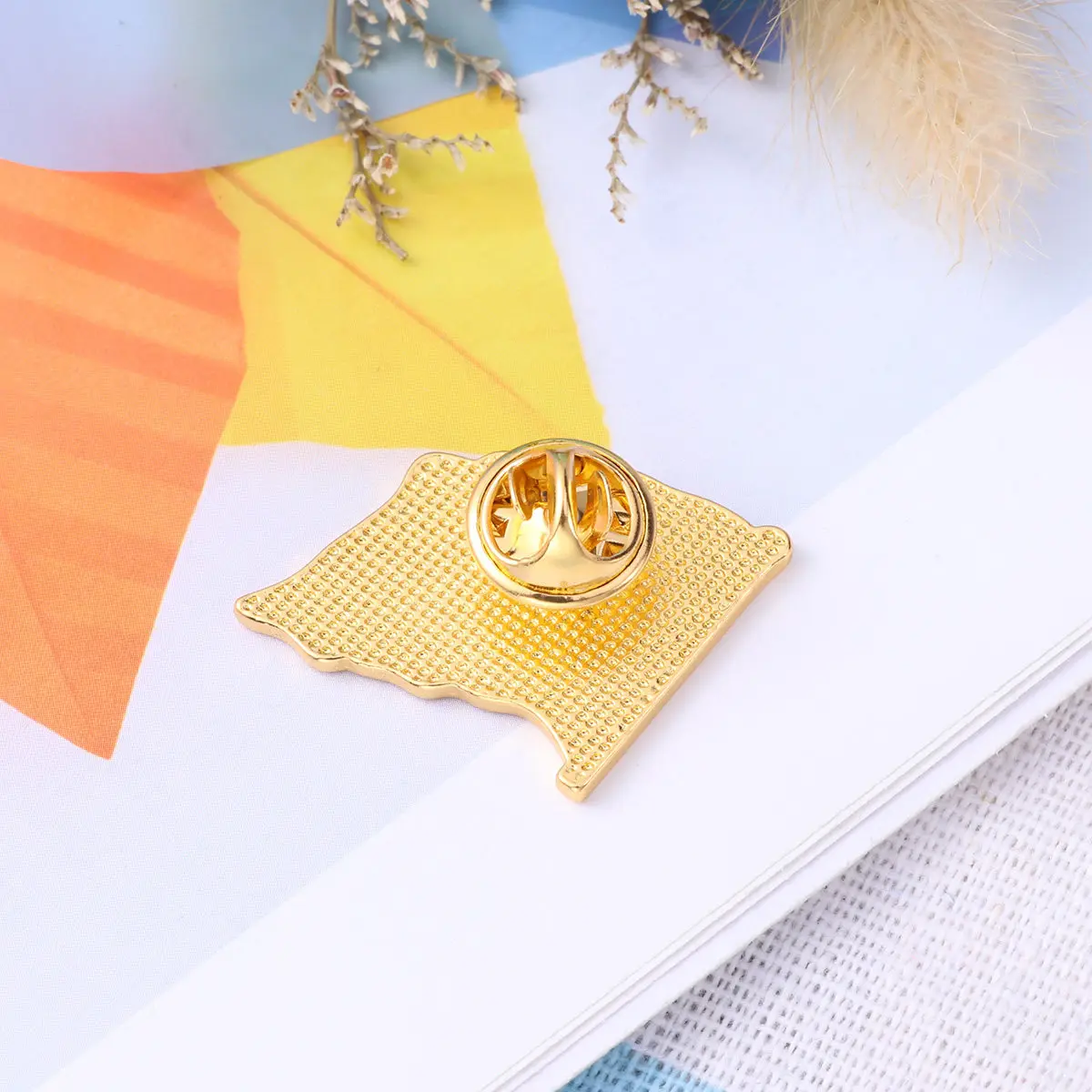 1Pcs Metal American Flag Brooch Extra Thick Us Flag Lapel Pin For Travel Souvenirs Office Worker Alloy National