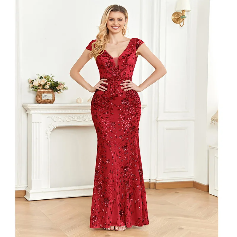 Новое вечернее платье цвета шампанского