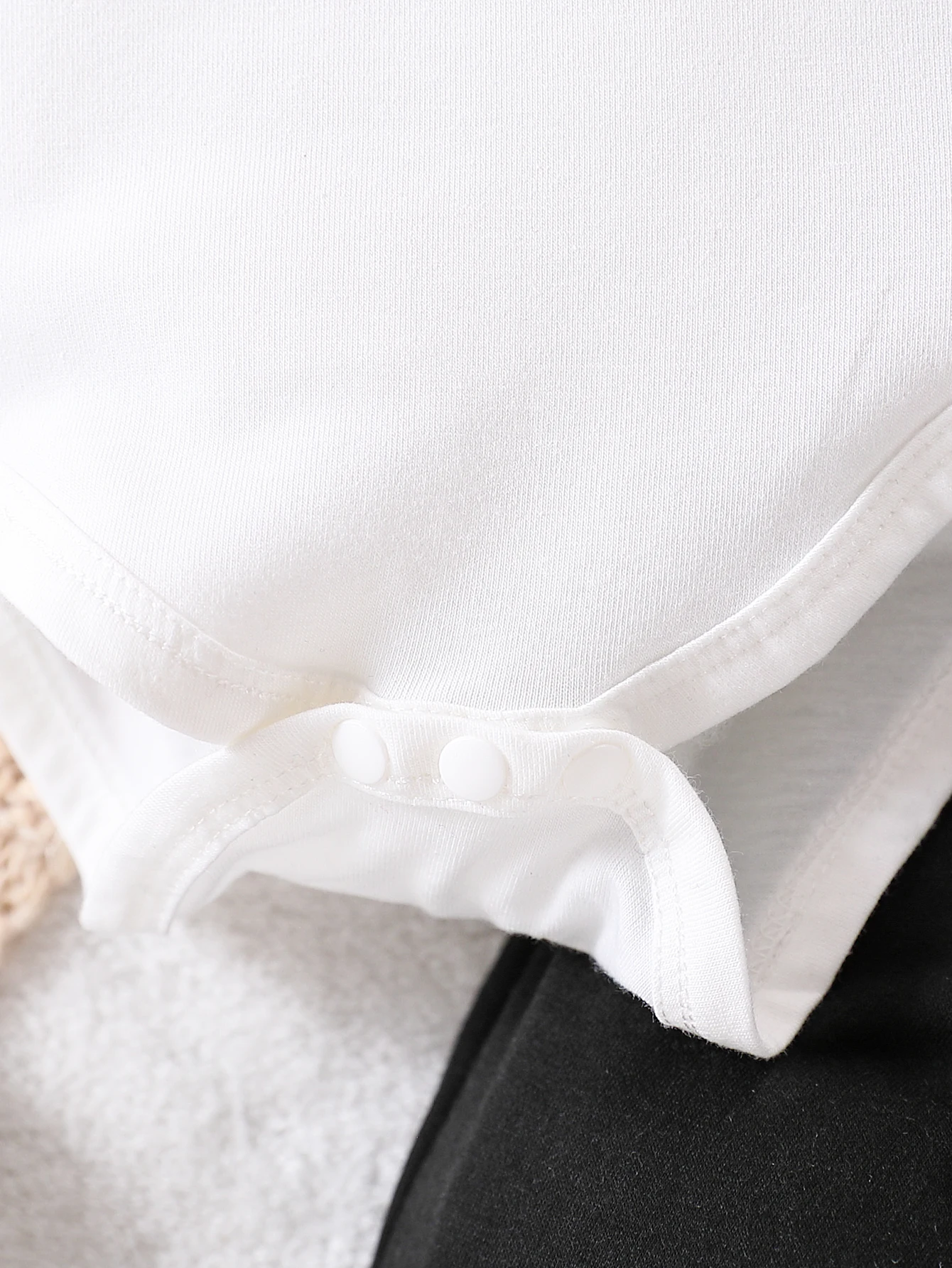 Niedliches Cartoon-bedrucktes zweiteiliges Set für Baby-Jungen, langärmliger Dreieck-Overall mit elastischer Hose für den Herbst – Detail 4