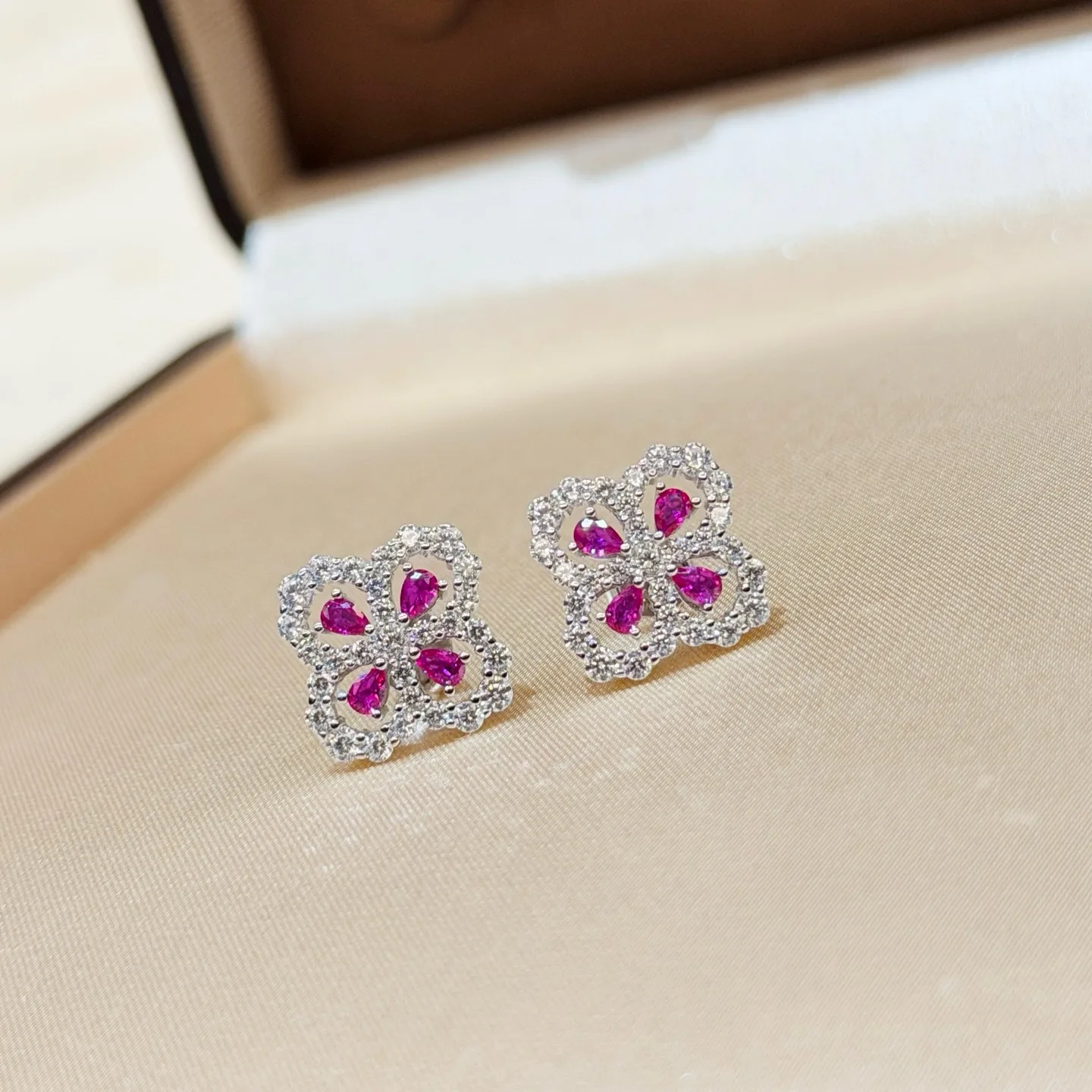Trendy 925 Sterling Silver Stud Earrings For Women Openwork Four Leaf Clover Pave Pink Accent Stones Luxury Fine Jewelry