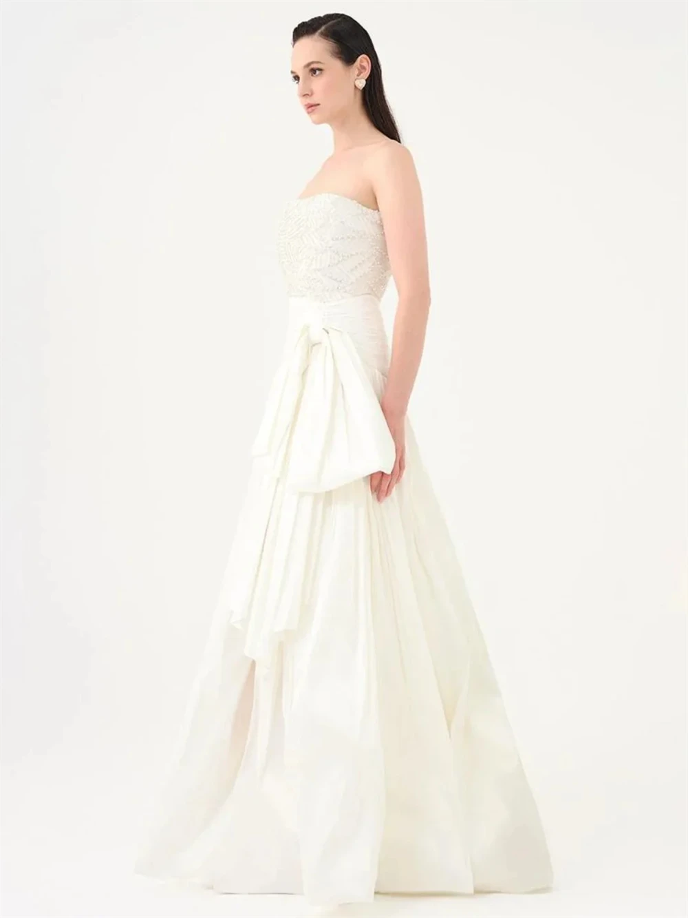 

Customized Modern Satin Evening Dress Classic Strapless Sleeveless Homecoming Dresses Simple Sweep Train Vestido De Festa