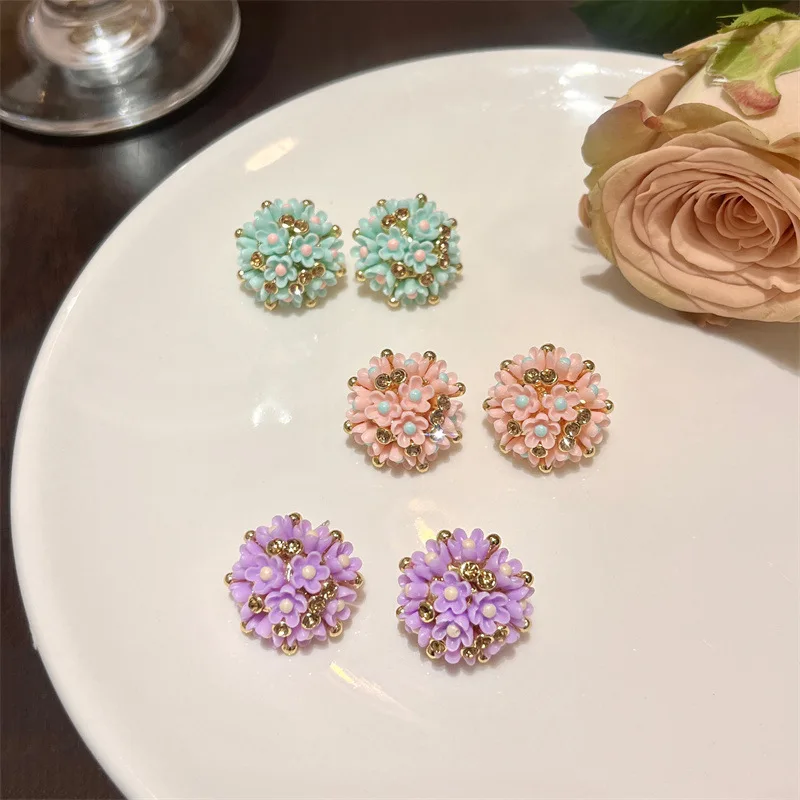 WLP Luxury Romantic Clusters Flower Stud Earrings for Women Korean Fashion Girls Floral Petal Metal Pretty Earring Jewelry Gift