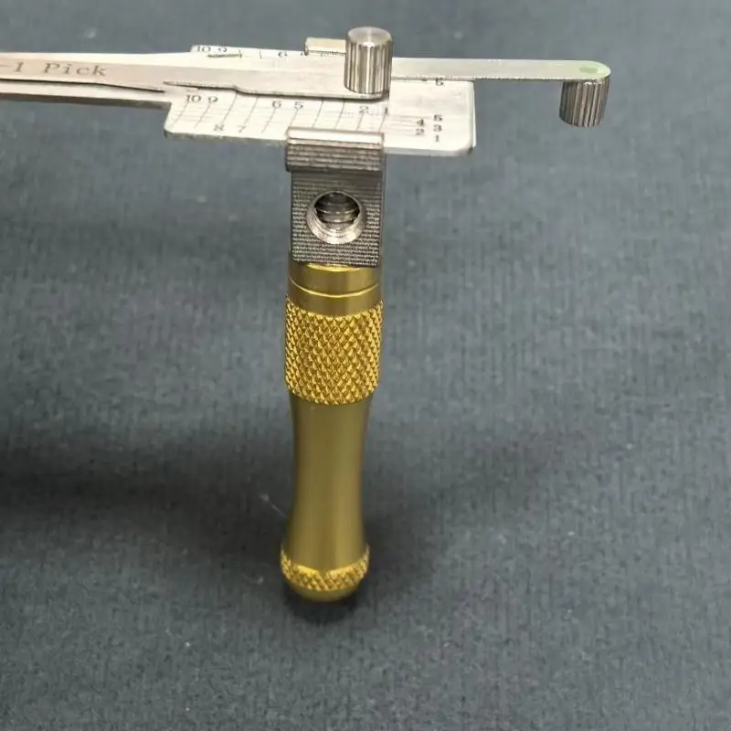 tres-direcoes-disponiveis-e-a-nova-alavanca-de-potencia-multifuncional-2-em-1-com-opcoes-universais-de-multiplos-angulos-esta-disponivel