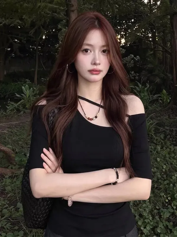 Black Hollow out Design Slim Fit Short Sleeve T-Shirt Korean Style Summer Fashionable Hot Girl Top Women's Casual Wear