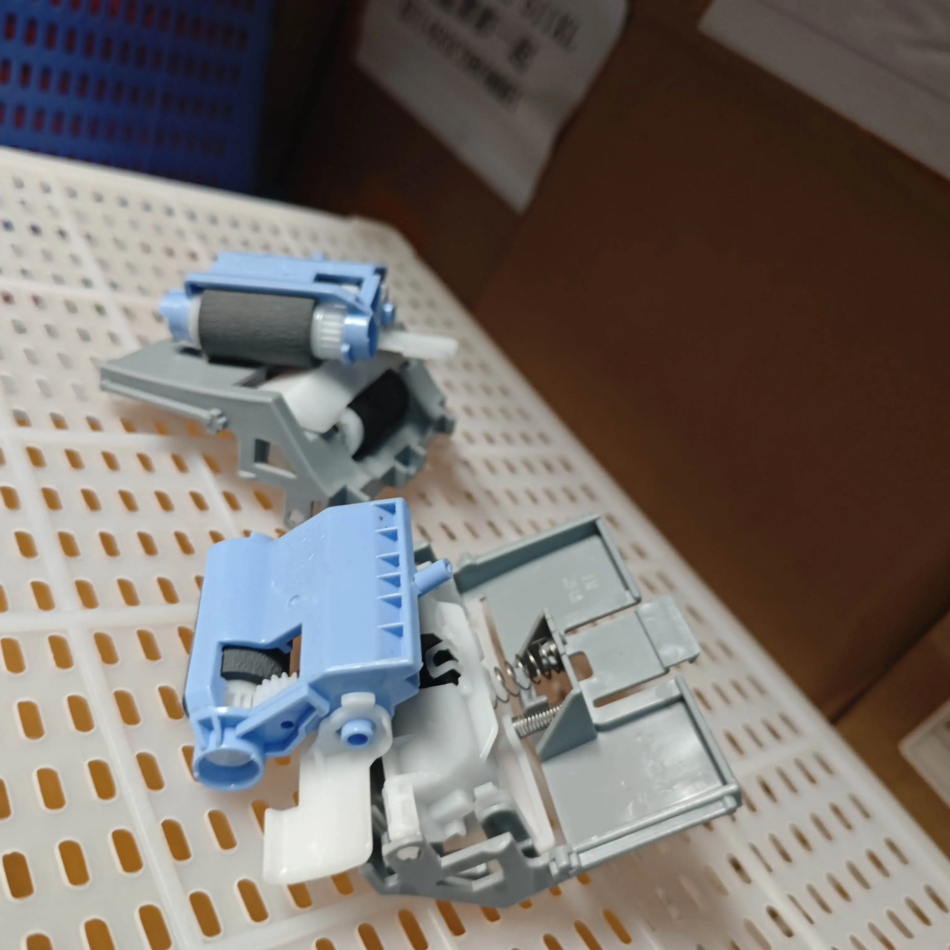 

1sets Separation Pickup Roller for HP M501 M506 M507 M527 M528 RM2-5752-000 F2A68-67913