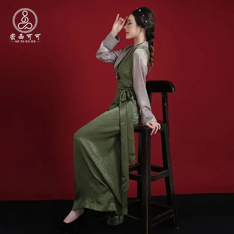 新しいチベット民族風スプライシング旅行写真撮影服、改良されたラサ服女性用