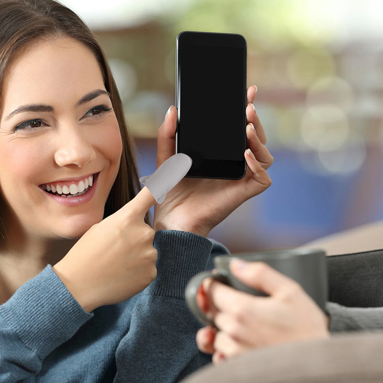 

1Pair Anti Skid Finger Sleeves Breathable Mobile Gaming Gloves Sweat Resistant Touchscreen Finger Covers Fiber Gaming