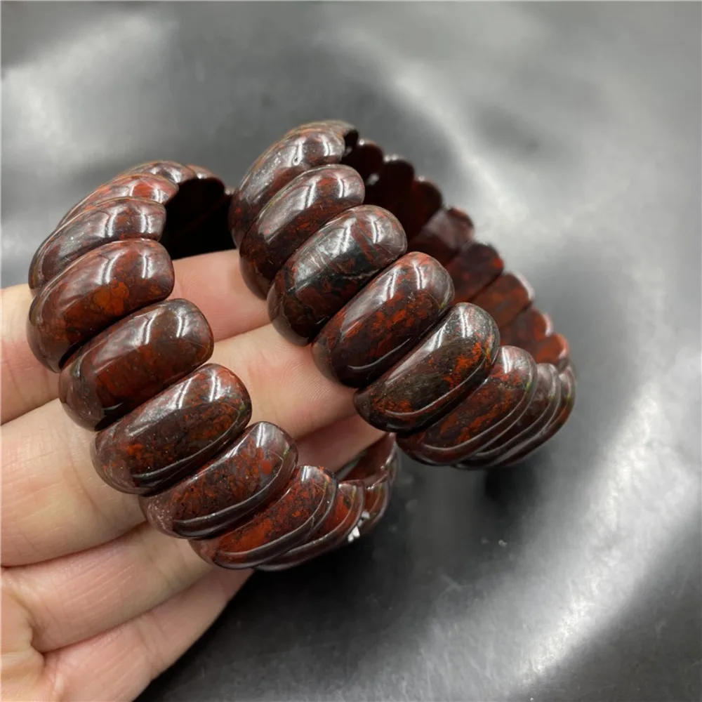 

Guilin Chicken Blood Stone Chicken Blood Jade Hand Row Deep Red Jade Hand String Noble temperament and fashion