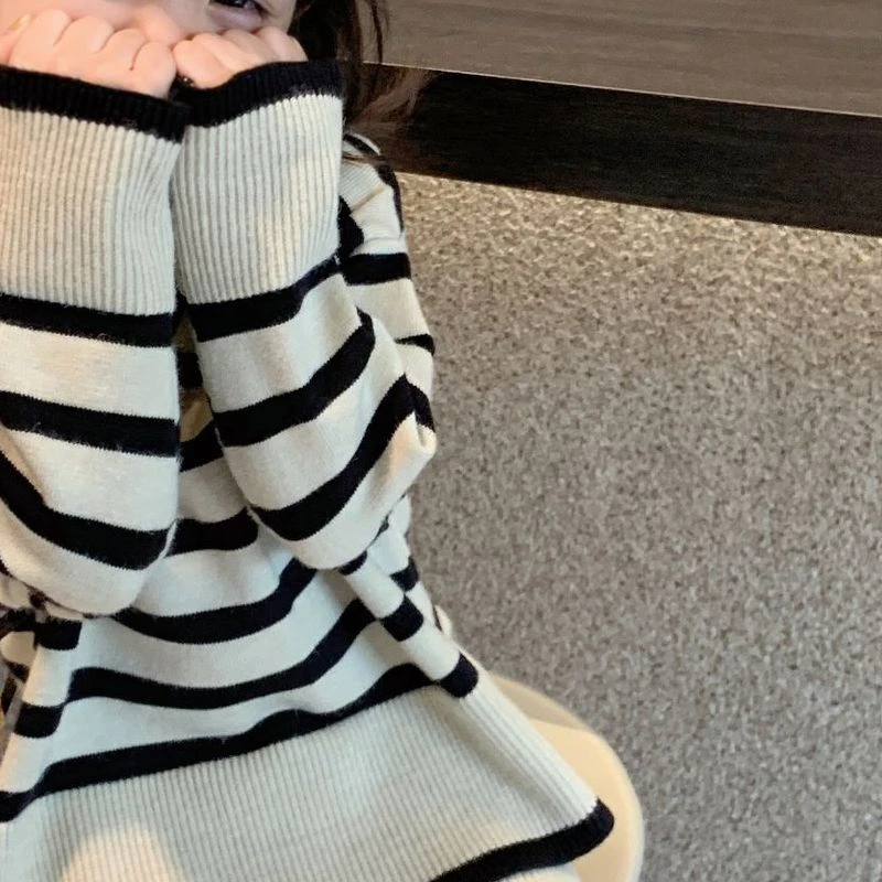 Girls' Knitted Two Piece Set Autumn New Korean Edition Elderly Sweater Wide Leg Road Fashionable Western Stripe Comfortable Simp