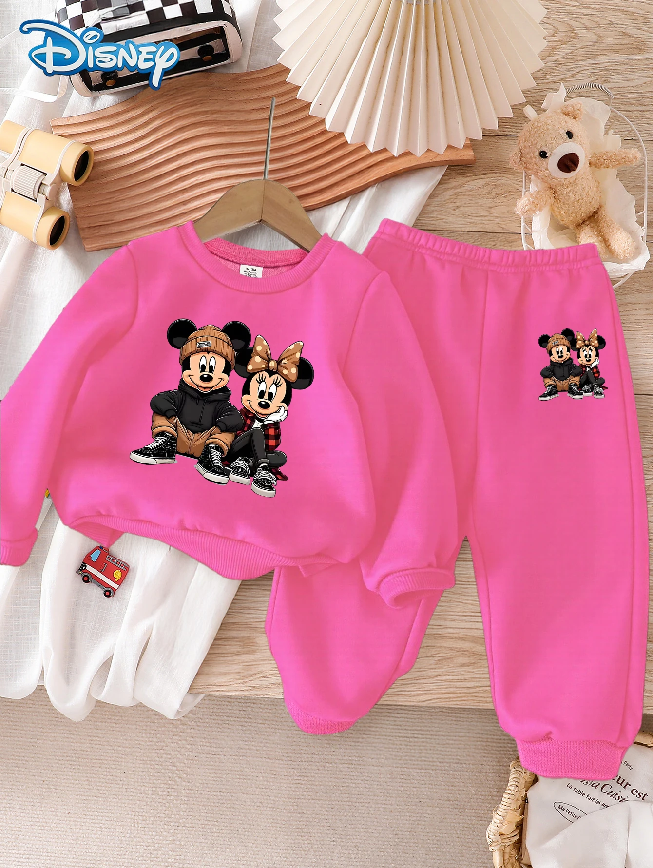 

[Disney Genuine] Mickey and Minnie Trendy Couple Style Baby Girl Outfit Set, Bright Pink Top and Bottom Matching Print, Comfortable Sweatshirt Material, Spring and Autumn Baby Casual Cute Style Children's Clothing