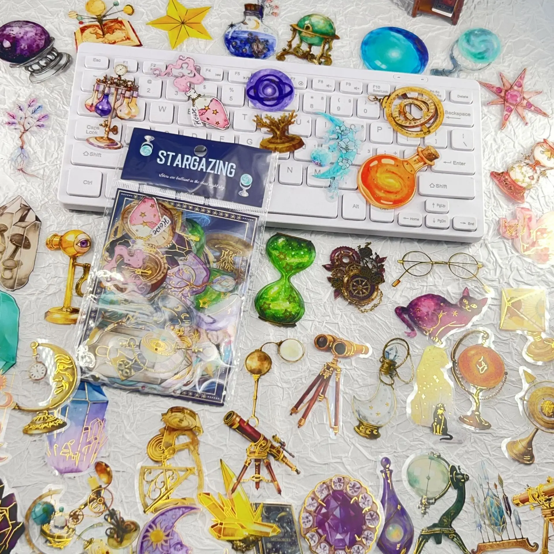 

50pcs Retro Astronomy Universe Planets Golden Foil Stickers Galaxy Moon Astrology Aesthetic Decals PET DIY Sticker