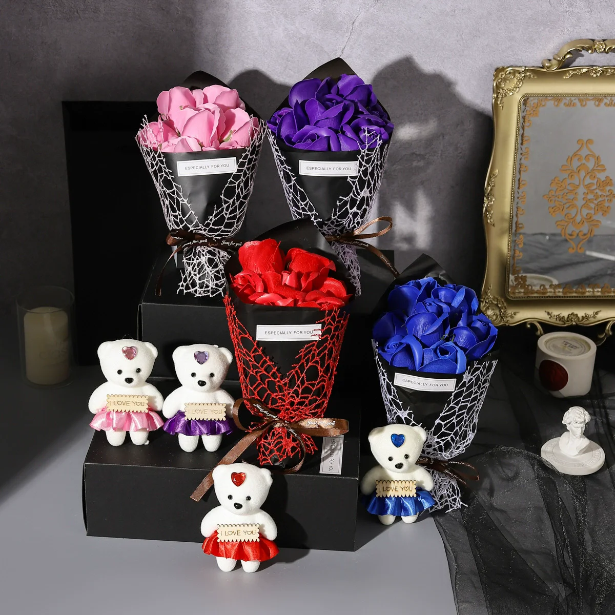 Image of Valentinstag Künstliche Blumen 7 Rosen-Seifen-Bouquet Geschenkbox Teddybär-Blume Kreatives Valentinstag-Geschenk Heimdekoration