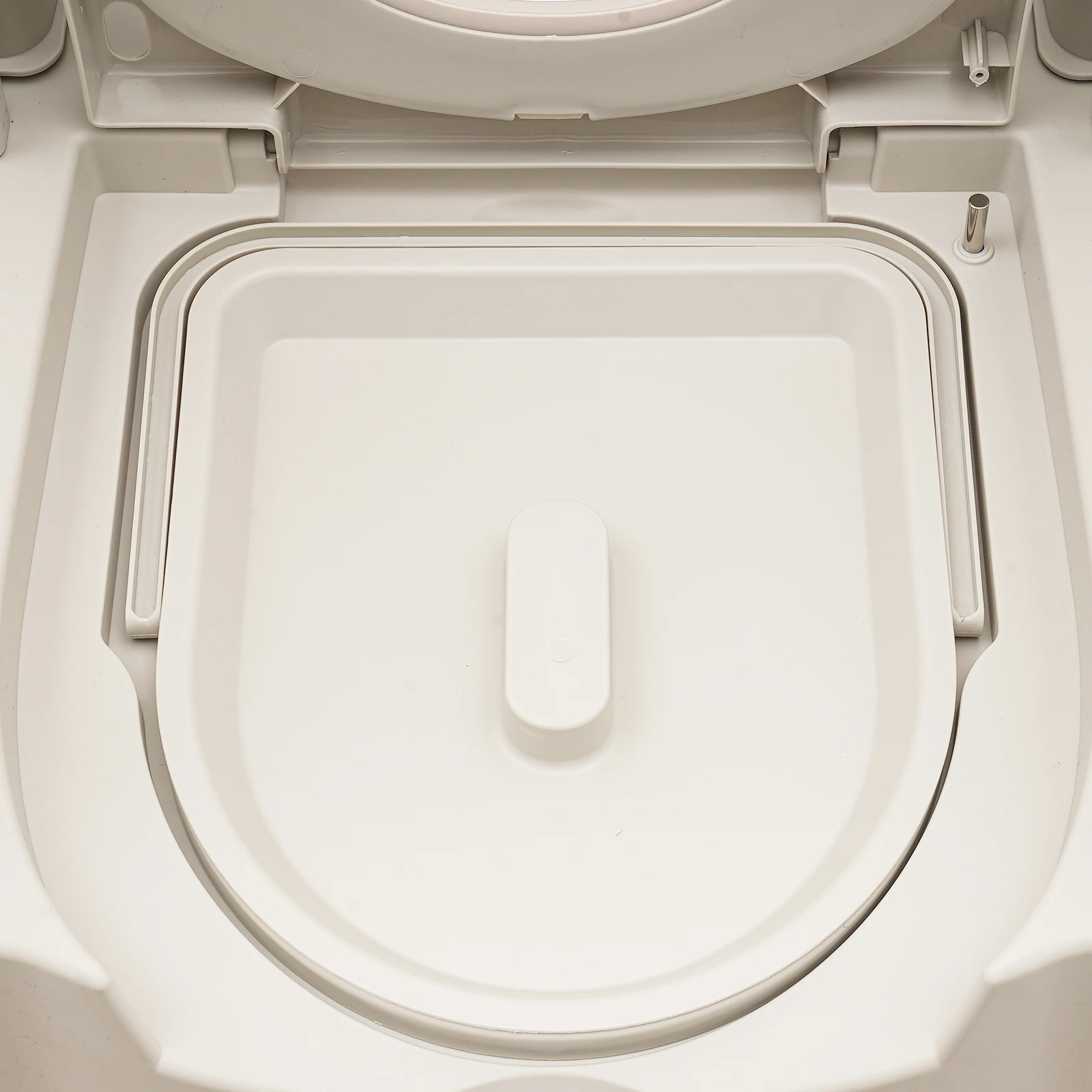 كرسي مرحاض مع ضوء ليلي وحامل مناديل - قاعدة ألومنيوم قوية، مقعد PU مريح، سعة 551 رطل، لكبار السن والمعاقين