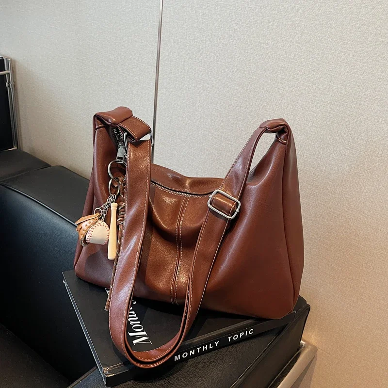 

PU Zipper 2024 New Shoulder Bag Solid Color Large Capacity Simple Fashion Crossbody Bag Soft Versatile Commuting Handbag