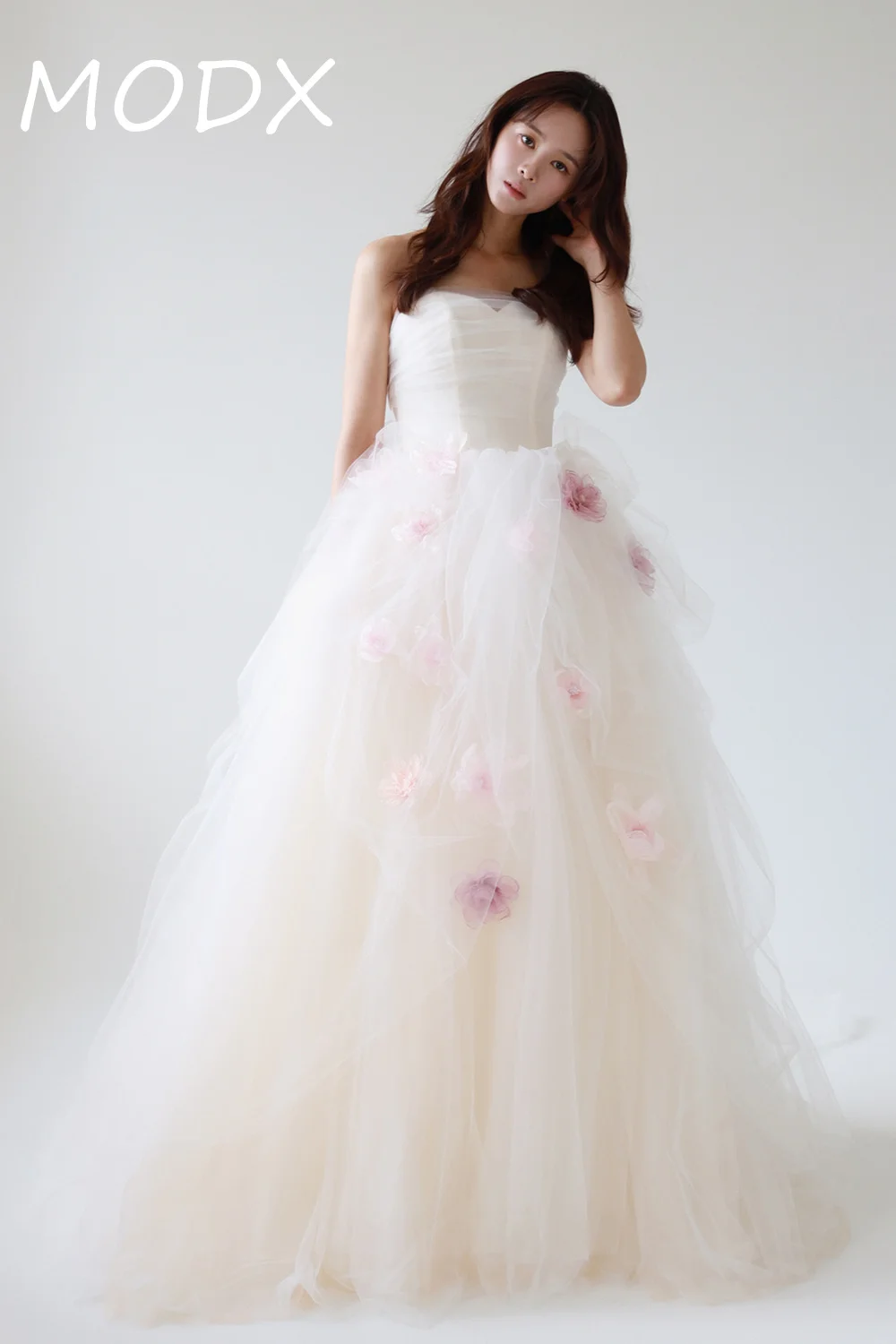 Vestidos de Noiva MODX Fairy Ivory Flowers, sem alças, com tule drapeado, modelo A-line, personalizados.