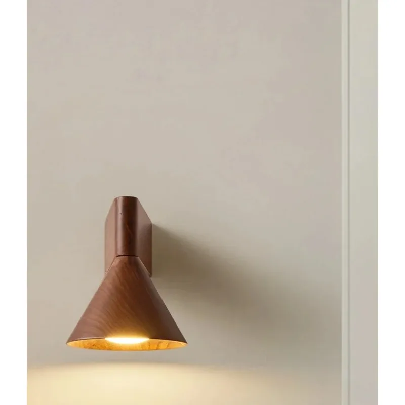 Medieval wall lamp, bedroom bedside lamp, vintage walnut wood, living room feature wall, high-end hallway ambient lighting