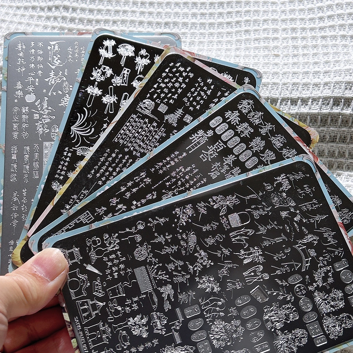 Nail Art Stempelplatte, Stempelstahlplatte, anfängerfreundliche Nageldekorationsvorlage ohne Malerei, niedliches Cartoon-Handgemaltes Burger King Mixed Bread Nail Art Pattern Stamping Nagellackform, Nagelstempel-Vorlage, transparentes Transfer-Silikon-Stempel-Stahlplatte-Werkzeug